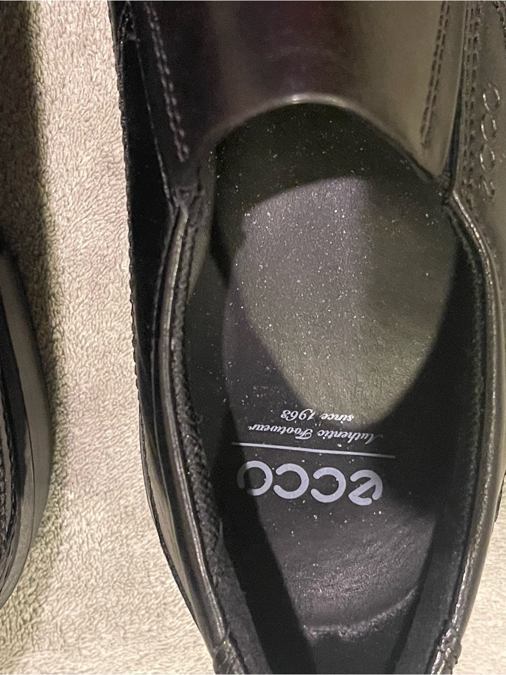 ECCO Men’s Black Leather Slip-On Loafers - Picture 4 of 10